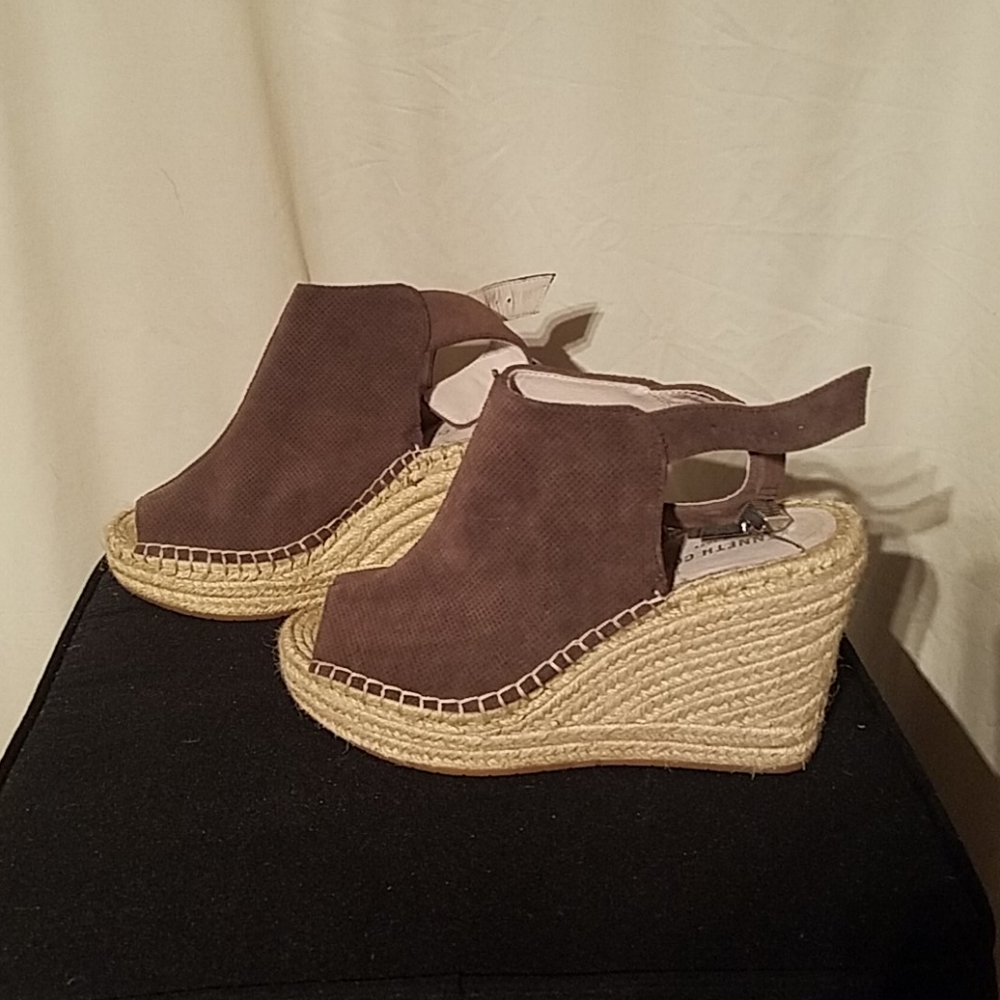 5" Brown heel. Super cute!!